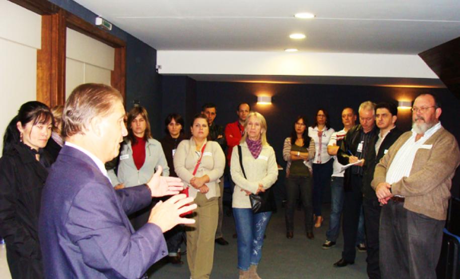 O presidente Jacosn Leite fala aos auditores da SEFA sobre a importância deste relacionamento telefônico que o Estado mantém com o contribuinte