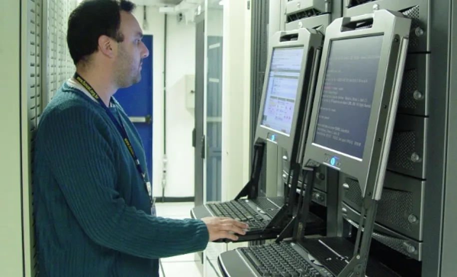 elepar implanta nova tecnologia para o armazenamento de segurança de dados