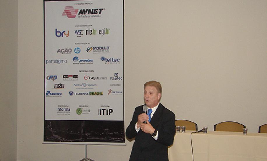 Celepar apresenta soluções de TI para modernização da gestão pública no CONIP 2013