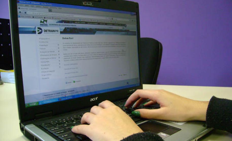 Dobra uso de serviços do Detran pela internetFoto: Juliano Pedrozo/DetranPR