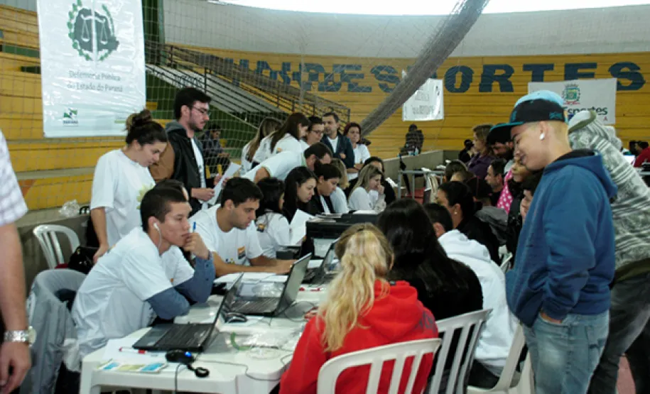 Celepar participa em Paranaguá do primeiro Mutirão da Cidadania de 2014 Mutirão da Cidadania em Paranaguá