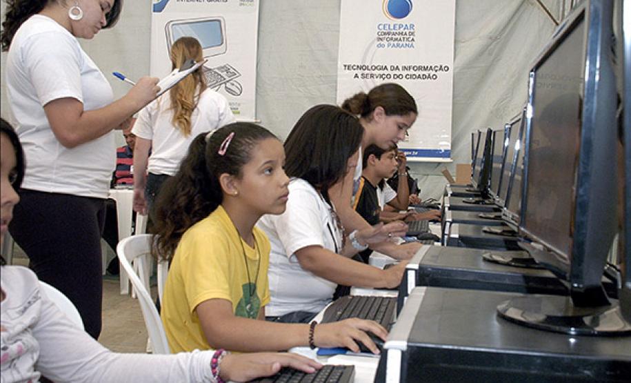 Celepar presente no Paraná em Ação do Bairro Novo