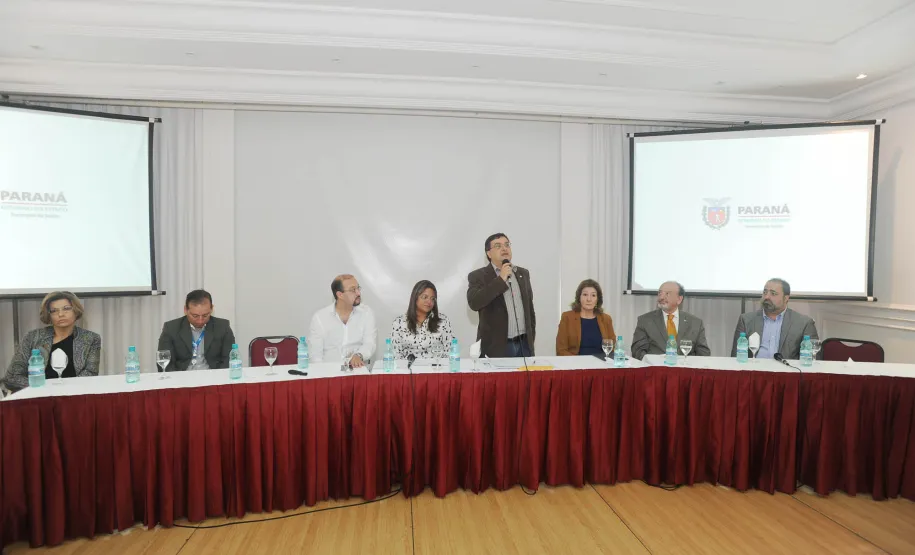 Lançamento do Sistema Estadual de Informação em Vigilância Sanitária do Paraná-SIEVISA.Secretário de Estado da Saúde,Michele Caputo Neto.Curitiba,10/11/2015