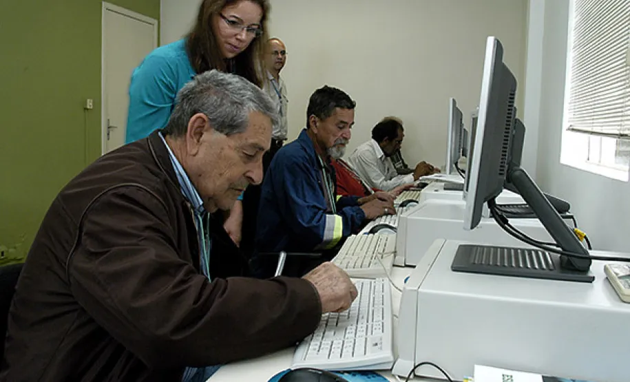 Capacitação em informática auxilia na inclusão social da pessoa idosa