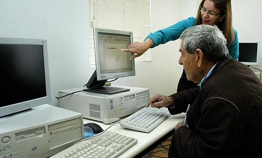 Capacitação em informática auxilia na inclusão social da pessoa idosa
