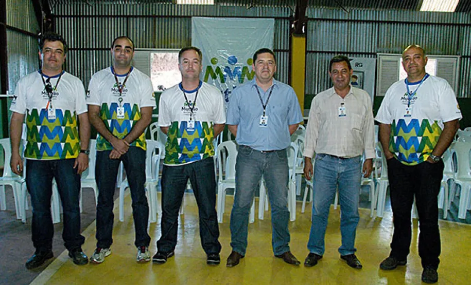 Paraná em Ação levou cidadania à população de Ortigueira e região Equipe da Regional da CELEPAR de Ponta Grossa, juntamente com o apoio de técnicos das Regionais de Maringá e Curitiba participam da montagem e suporte do Evento Mutirão da Cidadania - Paraná em Ação, realizado no Município de Ortigueira - Abril de 2013. — com Roberto Tonete, Valderi Pereira da Silva, Leandro Martins e Alzemar Venancio.