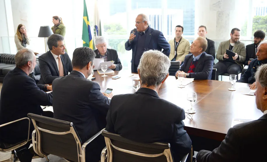 Governador Beto Richa lança aplicativo de celular e novo serviço do Detran especial para empresas