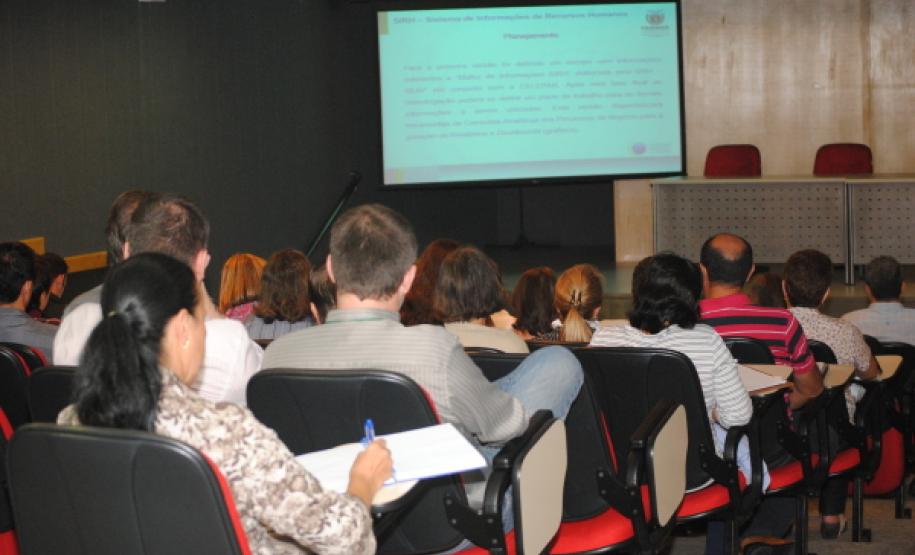 Celepar apresenta à Secretaria da Administração solução de BI para gestão de recursos humanos  - Data: 13/05/2011