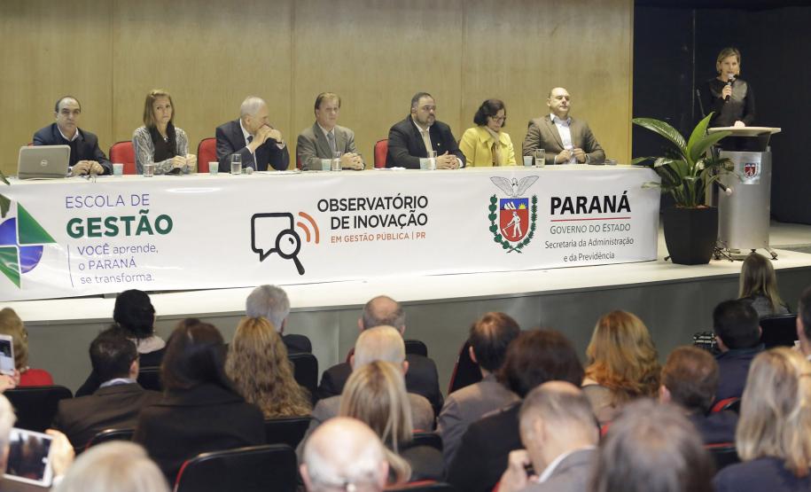 Secretaria Fernanda Richa, participa do lançamento da Escola de Gestão do Paraná e do Observatório de Inovação em Gestão Pública no Paraná. Fotos: Rogério Machado / SECS