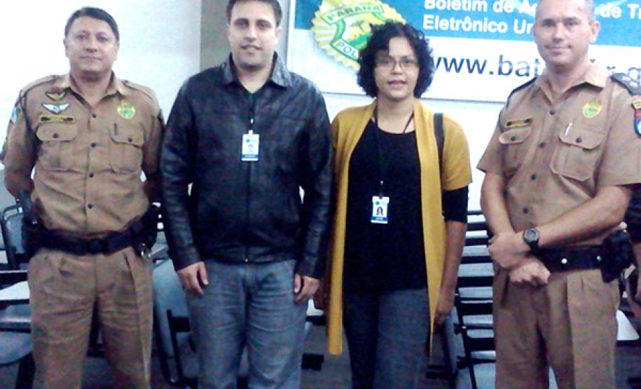 Celepar participa do lançamento do Bateu em Guarapuava Gilberto de Souza Sobrinho e Ester Campos do NR da Celepar em Guarapuava, participaram da cerimônia de lançamento do BATEU