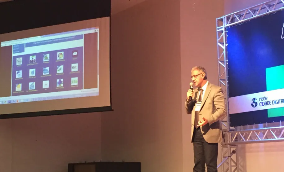 Gestores discutem modelo de serviços públicos no Congresso de Cidades Digitais