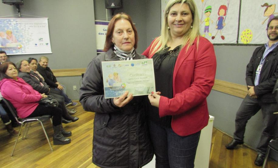 Curso de Acesso à Internet e Redes Sociais inclui mais de 60 idosos de Pato Branco no mundo digital