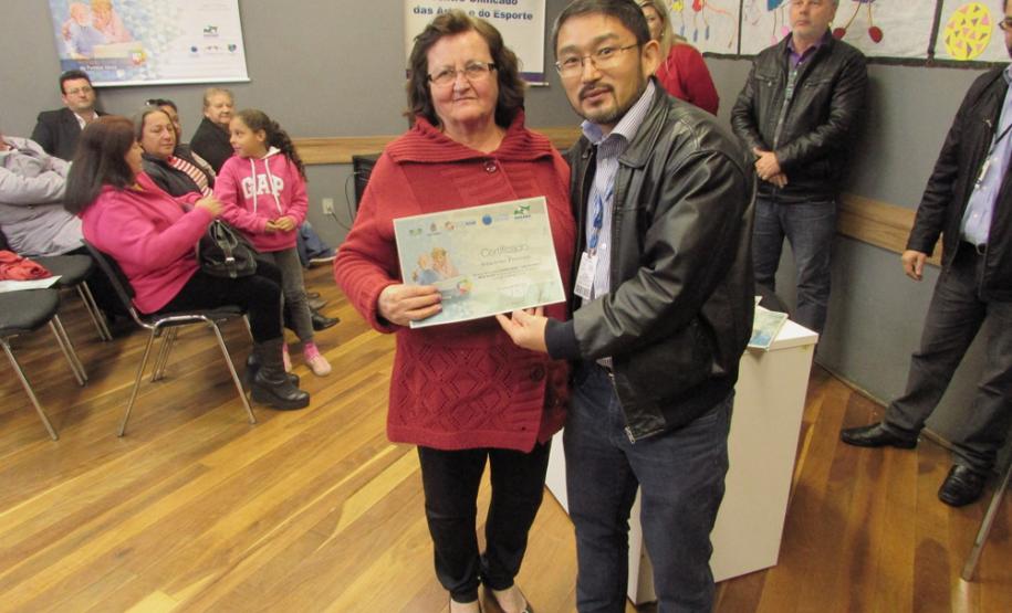 Curso de Acesso à Internet e Redes Sociais inclui mais de 60 idosos de Pato Branco no mundo digital