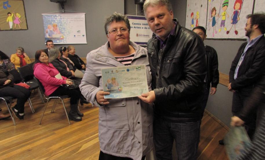 Curso de Acesso à Internet e Redes Sociais inclui mais de 60 idosos de Pato Branco no mundo digital