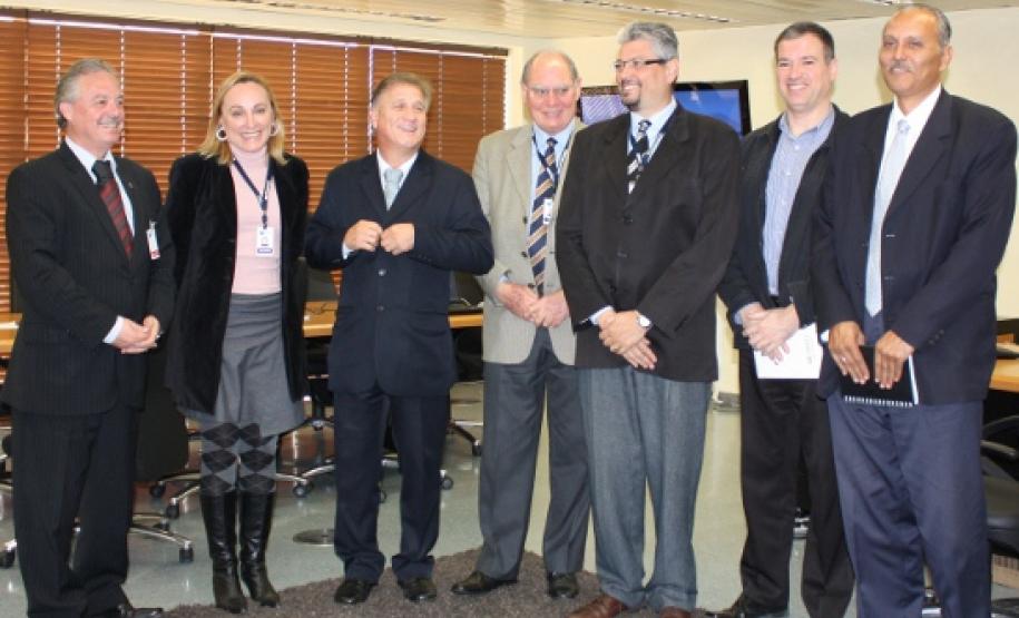 Celepar vai implantar projeto para acompanhamento das obras da Copa do Mundo Mario Celso Cunha, Cicemara Cordeiro, Jacson Carvalho Leite, Lucio ALberto Hansel, Carlos Roberto de Oliveria, Carlos Pessoa e Adão Antonio Pedroso