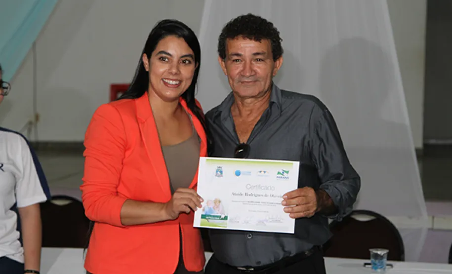 Foz do Iguaçu forma a segunda turma da capacitação de acesso à internet e redes sociais