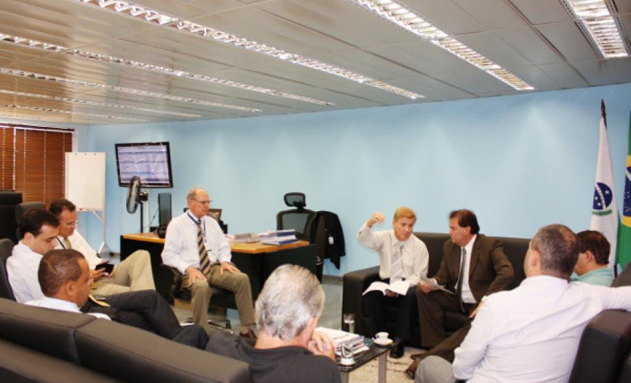 Reunião entre Celepar e SETU avalia soluções de TI para o turismo paranaense