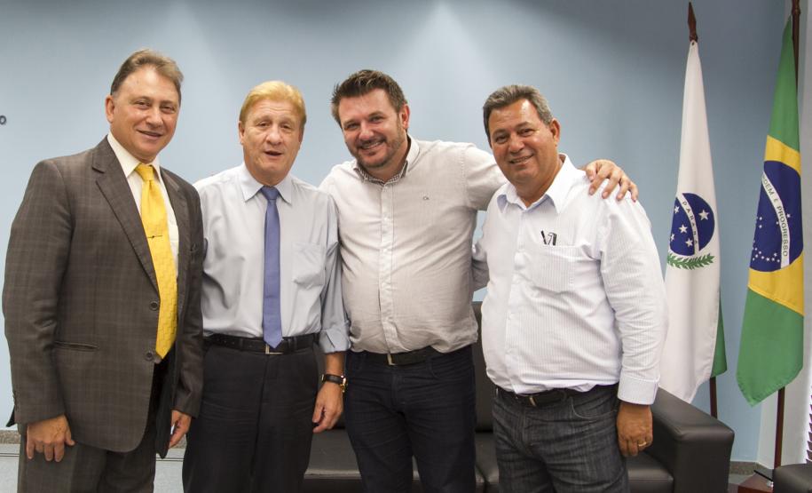 Matelândia vai contar com nova edição do Curso de Acesso à Internet e Redes Sociais Nelson Garcia, Jacson Carvalho Leite, Evandro Oro e Valderi da Silva