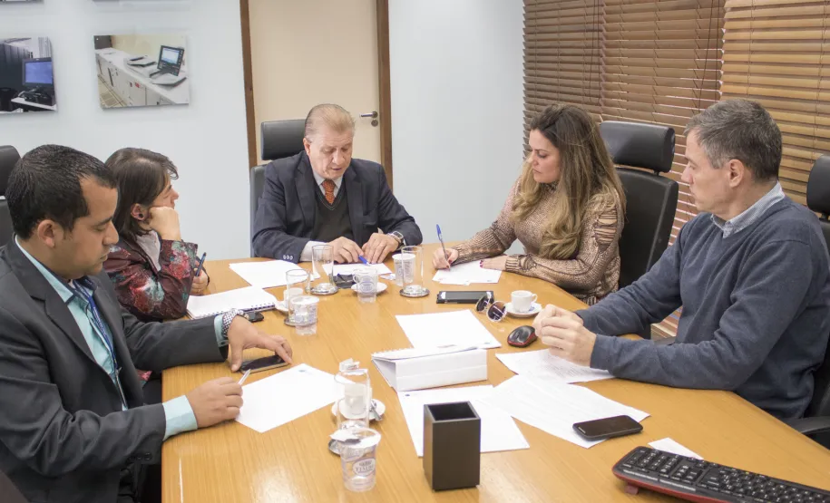 Celepar vai auxiliar Comissão de Educação da Assembleia Legislativa a acompanhar os ODS no Estado Ataide Prestes, Marcia Sens, Jacson Carvalho Leite, Keli Guimarães e Carlos Pesso