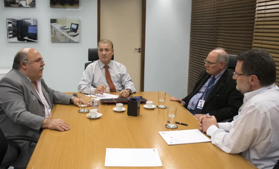 Celepar e Sucesu estreitam parcerias Lincoln Moreira, Jacson Carvalho Leite, Lucio Hansel e Mauro Sorgenfrei