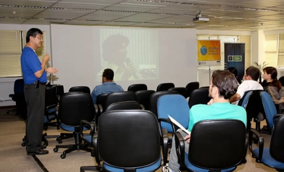 Celepar promove curso gratuito de acesso à internet para idosos