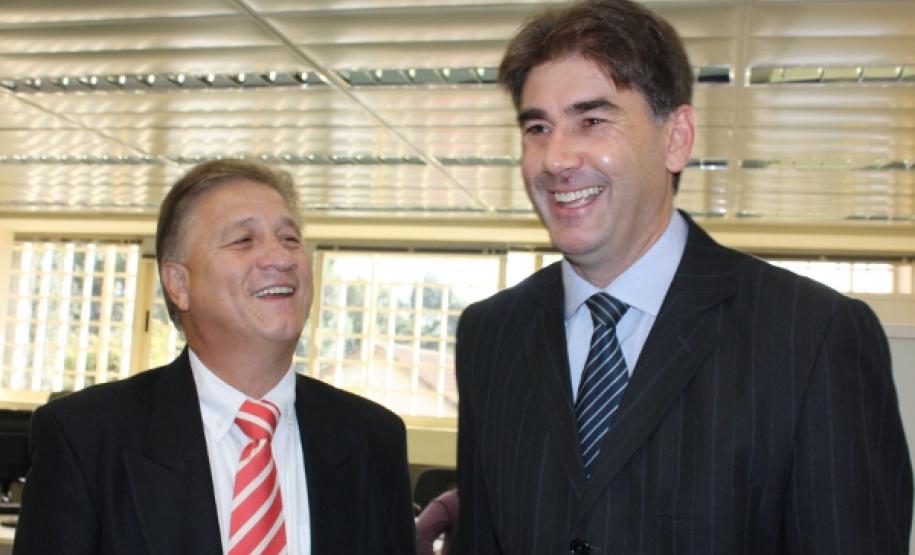 Deputado Paranhos conhece atuação da Celepar na área da saúde