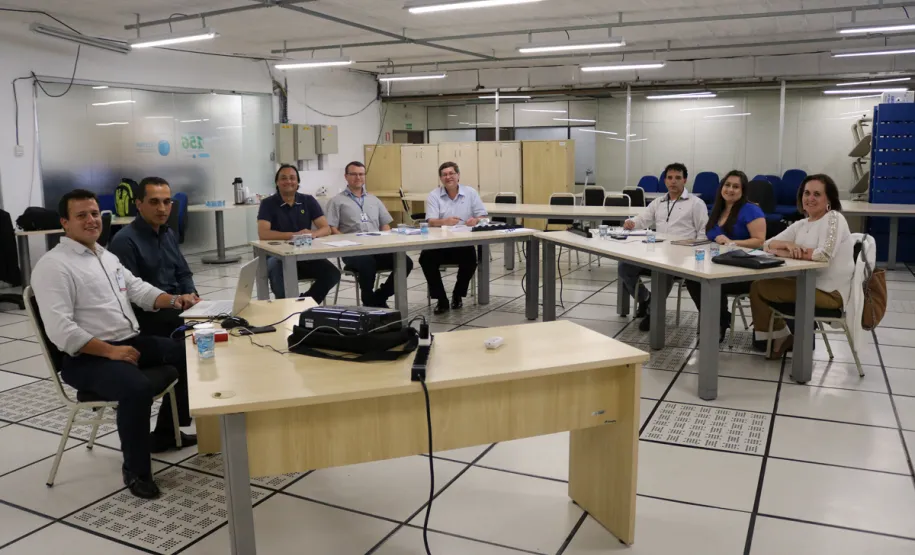 Jucepar e Celepar estudam modernizar sistema de registro de empresas