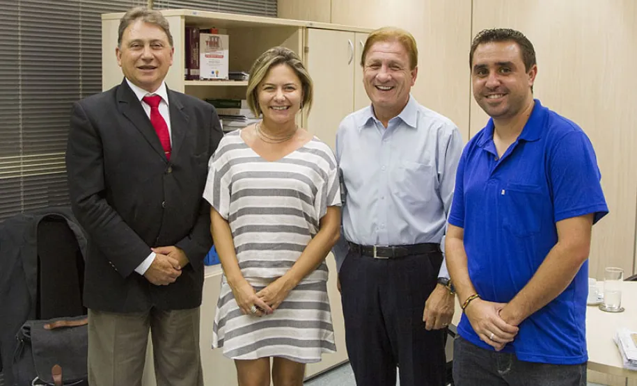 Portal do Provopar passa por evolução Nelson Garcia, Carlise Kwiatkowski, Jacson Carvalho Leite e Fernando Demeterko.