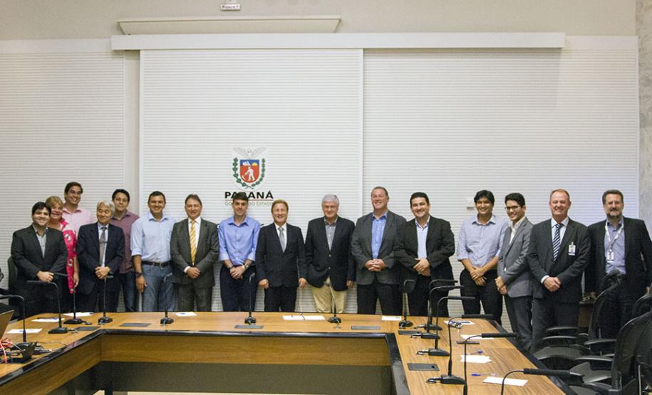 Secretário Valdir Rossoni recebe representantes da Abep