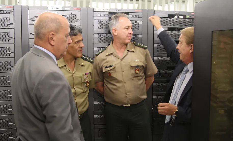 Parceria em gestão de saúde reúne Exército e Celepar Data Center Corporativo do Governo do Estado