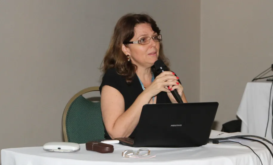 Cristina Filipak, gerente de Inovação Corporativa (GIC), apresenta os resultados do grupo de trabalho de Engenharia de Software, coordenado pela Celepar