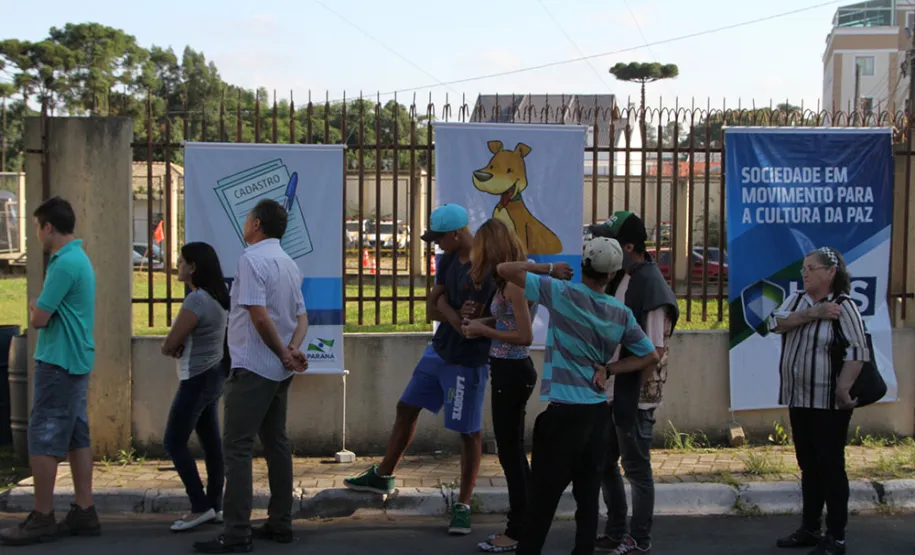 Celepar participa do UPS Cidadania na comunidade do Novo Mundo