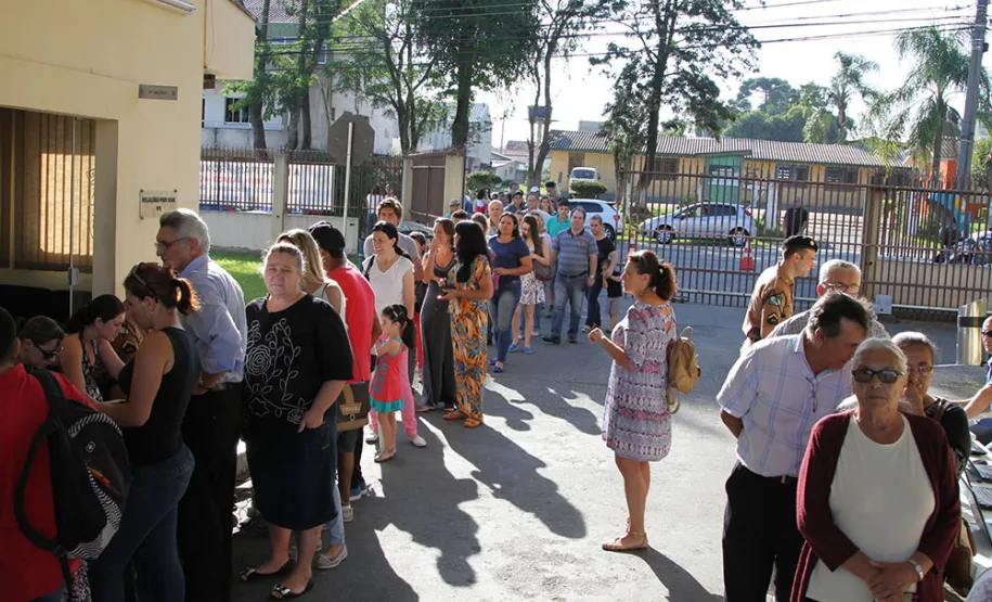 Celepar participa do UPS Cidadania na comunidade do Novo Mundo