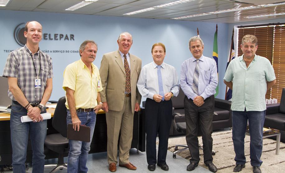 Celepar e Mineropar estreitam parceria para evolução de projetos José Eduardo Rodrigues, Carlos Alberto Guanabara, Moacir Lazzarotto, Jacson Carvalho Leite, José Antonio Zem e José Juracy Macedo