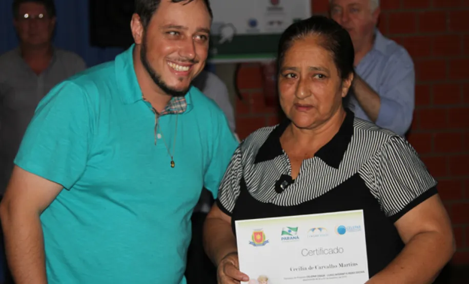 Matelândia é o 20° município do Paraná a receber o curso de acesso à internet e redes sociais