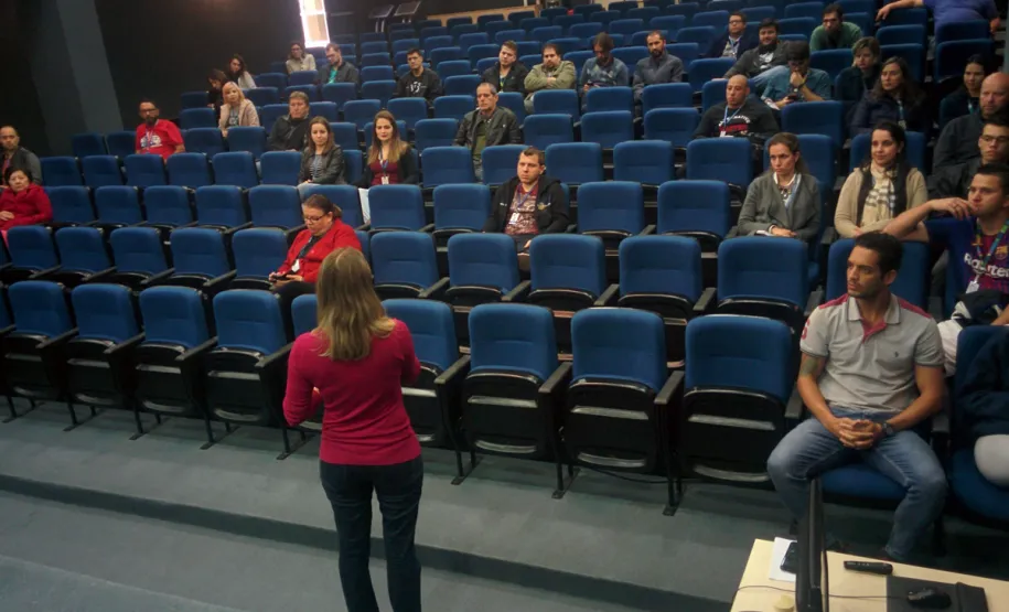 Celepar recebe palestra sobre mitos e verdades nas atividades físicas