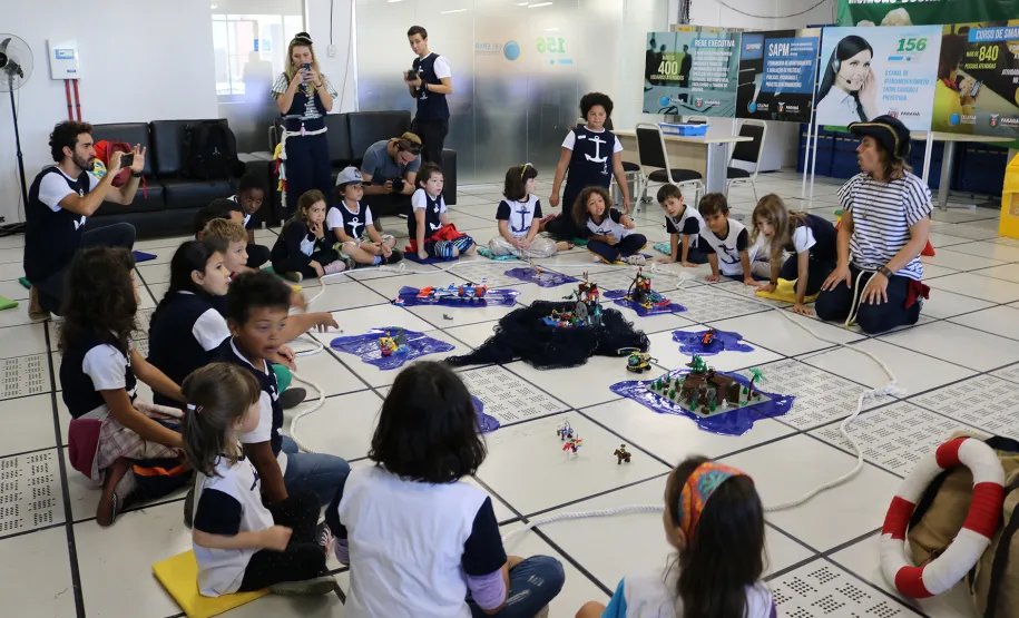 Celepar abre suas portas para as crianças o projeto social Formação Endurance