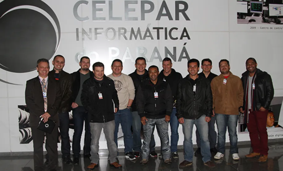 Acadêmicos da Faculdade Estácio de Curitiba visitam a Celepar