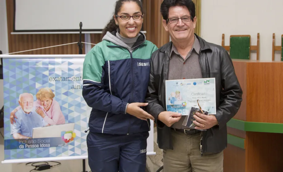 Parceria da Celepar com igrejas Presbiteriana e Batista leva curso à terceira idade