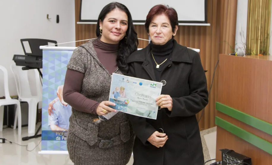 Parceria da Celepar com igrejas Presbiteriana e Batista leva curso à terceira idade