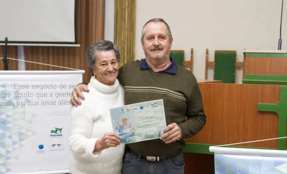 Celepar realiza aula experimental do programa Celepar Cidadã - Inclusão Social da Pessoa Idosa voltado a utilização de smartphones