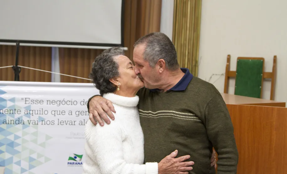 Parceria da Celepar com igrejas Presbiteriana e Batista leva curso à terceira idade