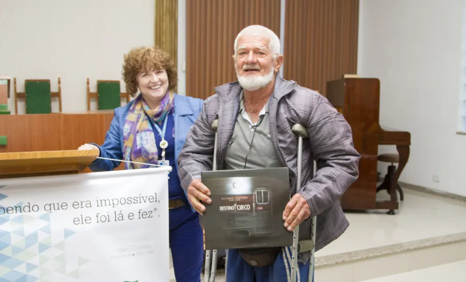 Parceria da Celepar com igrejas Presbiteriana e Batista leva curso à terceira idade