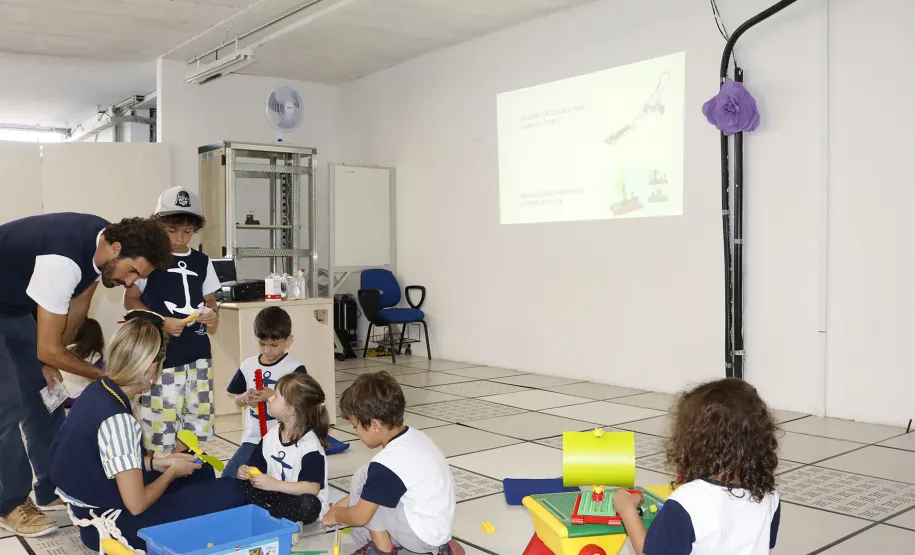Celepar abre suas portas para as crianças o projeto social Formação Endurance