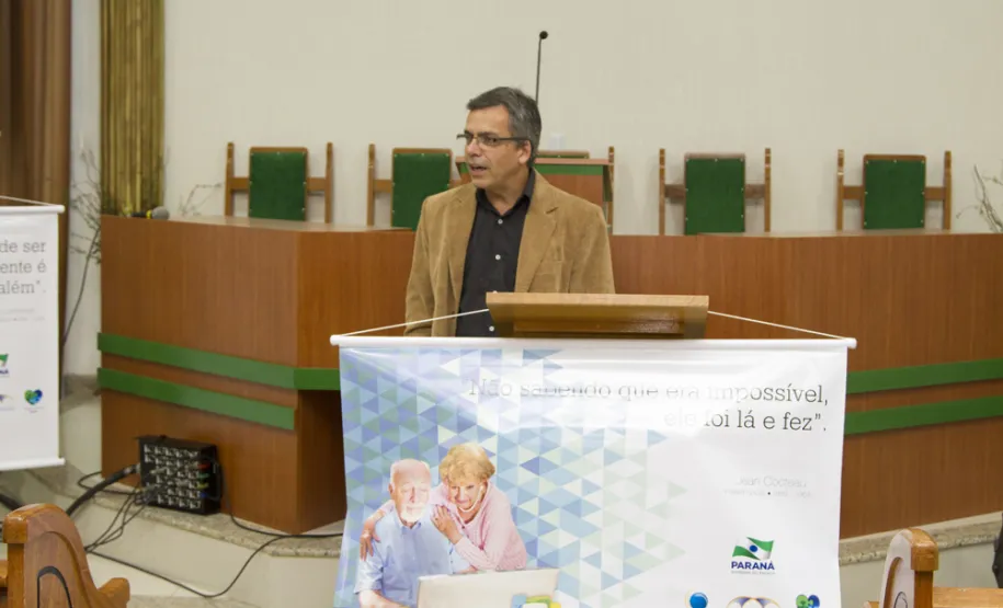 Parceria da Celepar com igrejas Presbiteriana e Batista leva curso à terceira idade