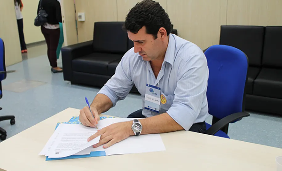 Governo e prefeitos assinam protocolo para implantar o Rede399