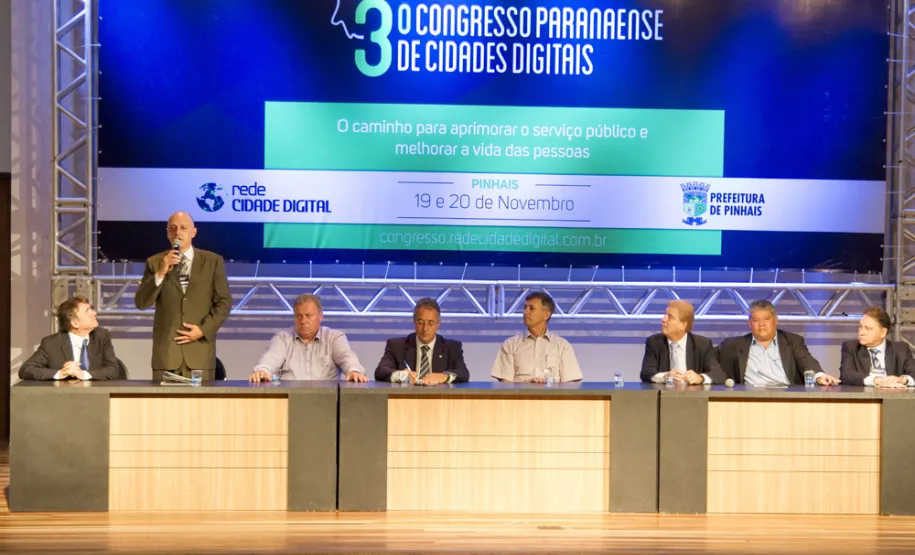 Gestores discutem modelo de serviços públicos no Congresso de Cidades Digitais
