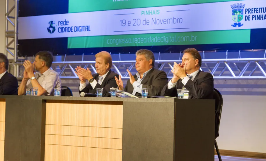 Gestores discutem modelo de serviços públicos no Congresso de Cidades Digitais