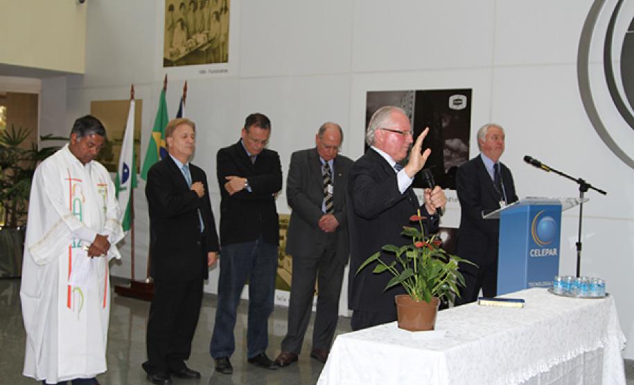 Sucesso da operação do moving é comemorado com culto ecumênico na Celepar Pastor Carlos Fernando Meier, da Igreja Presbiteriano Independente do Largo da Ordem