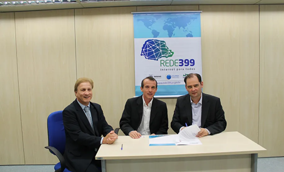 Governo e prefeitos assinam protocolo para implantar o Rede399